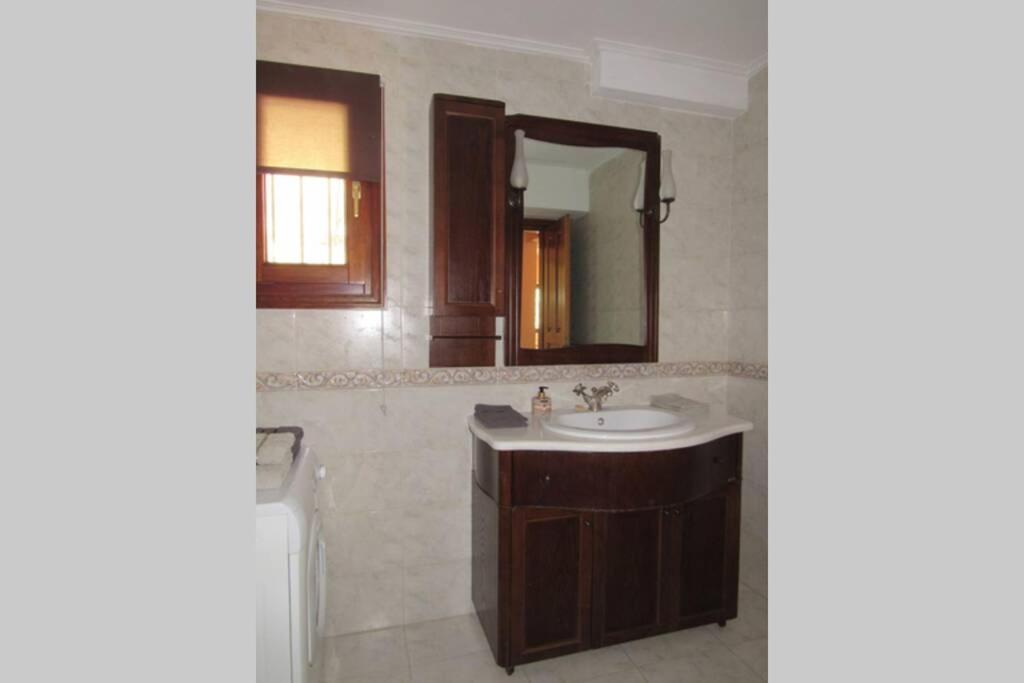 Christie'S Ground Floor Apartment By The Sea Като Гатзея Екстериор снимка