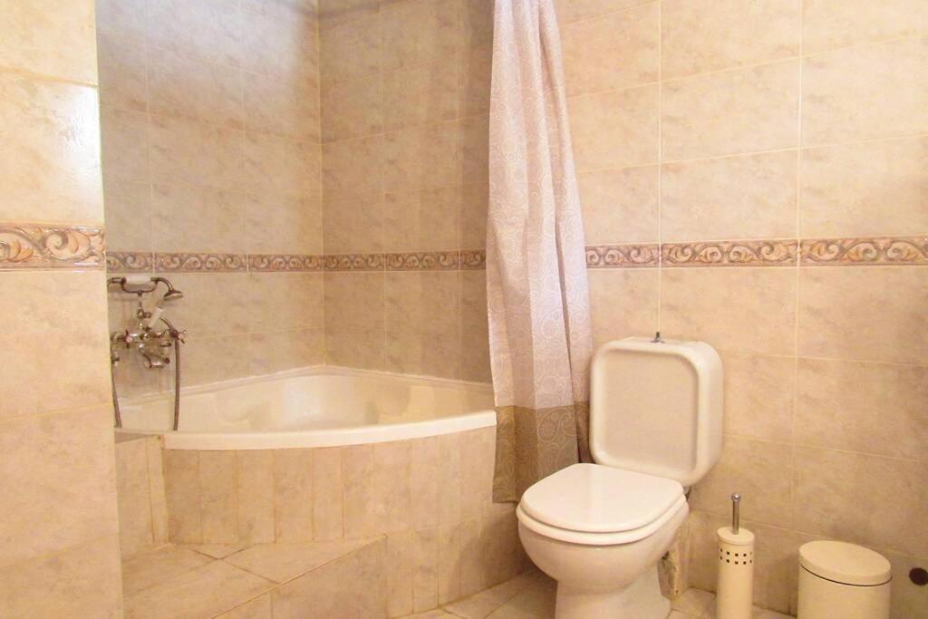 Christie'S Ground Floor Apartment By The Sea Като Гатзея Екстериор снимка