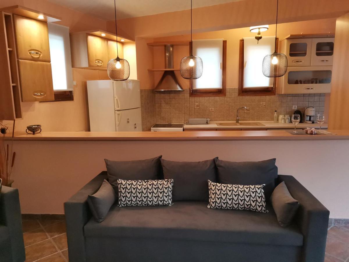 Christie'S Ground Floor Apartment By The Sea Като Гатзея Екстериор снимка