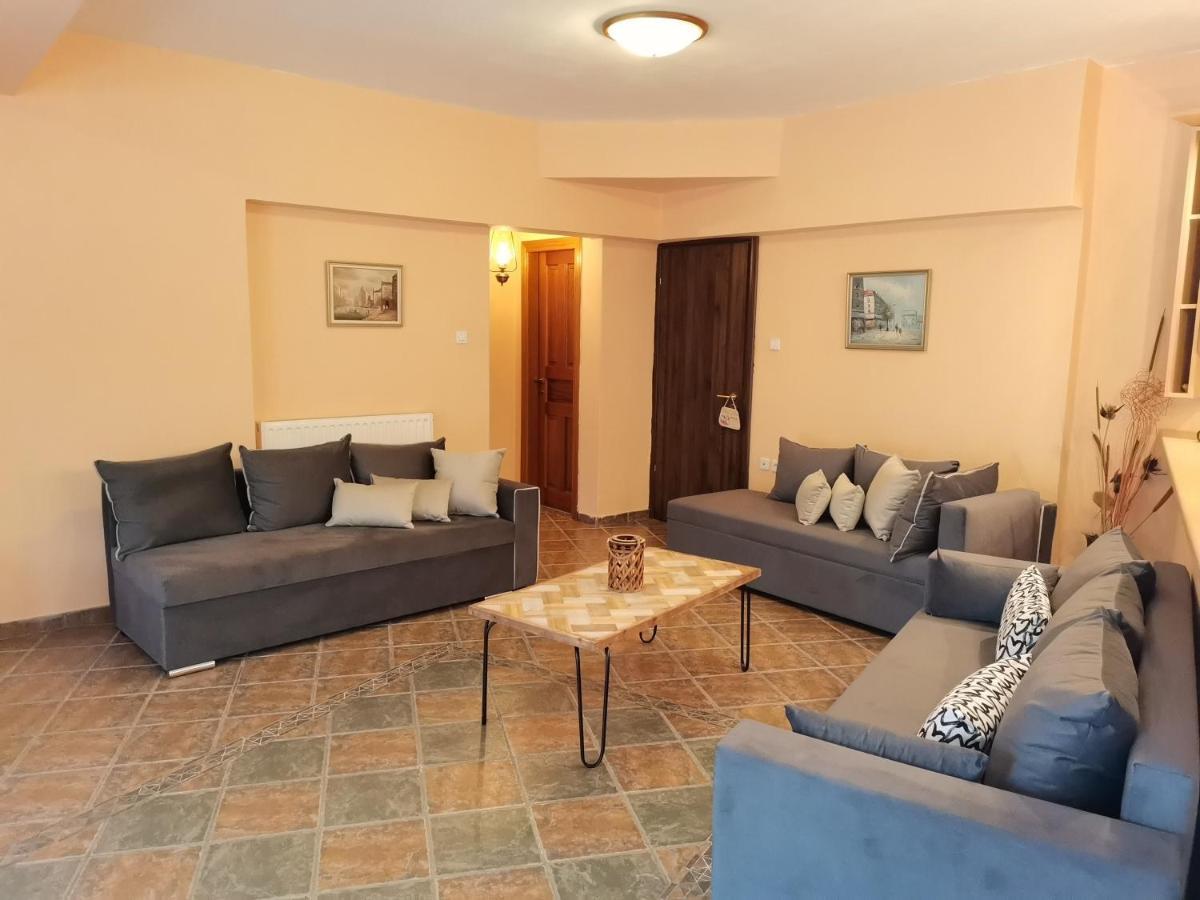 Christie'S Ground Floor Apartment By The Sea Като Гатзея Екстериор снимка