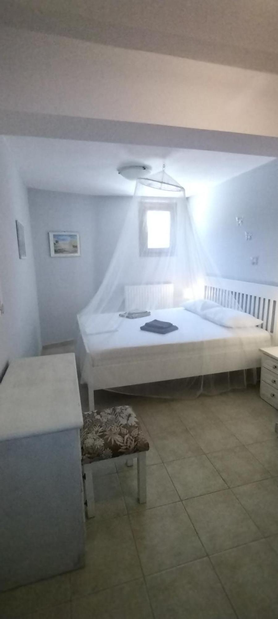 Christie'S Ground Floor Apartment By The Sea Като Гатзея Екстериор снимка